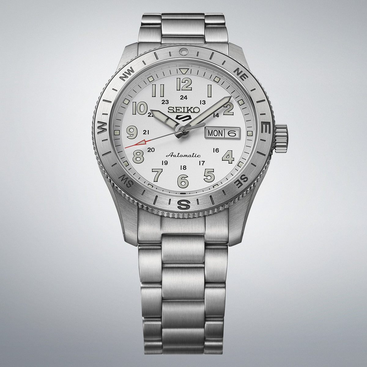 seiko 5 sports field in white ensign