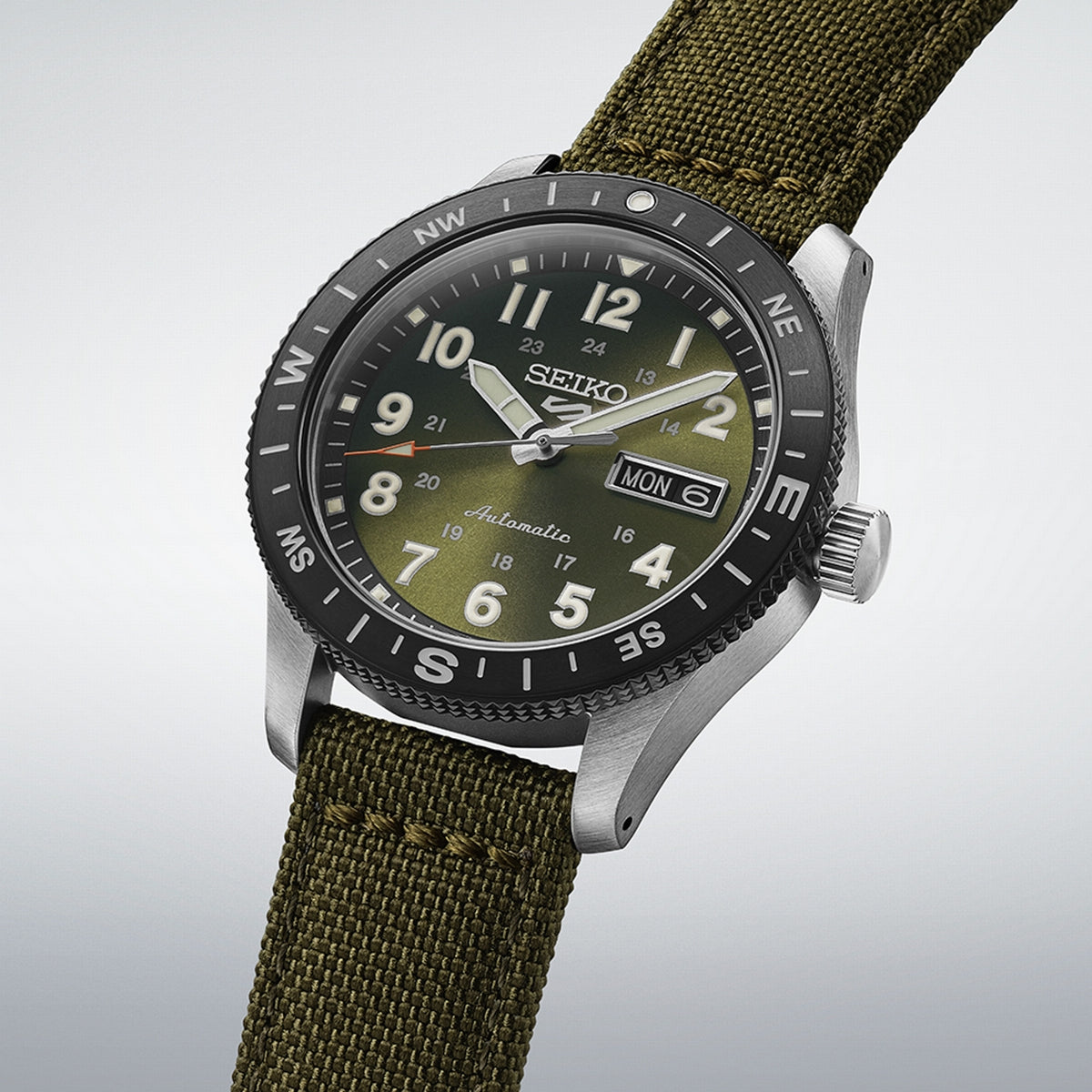 seiko 5 sports field in fatigue green