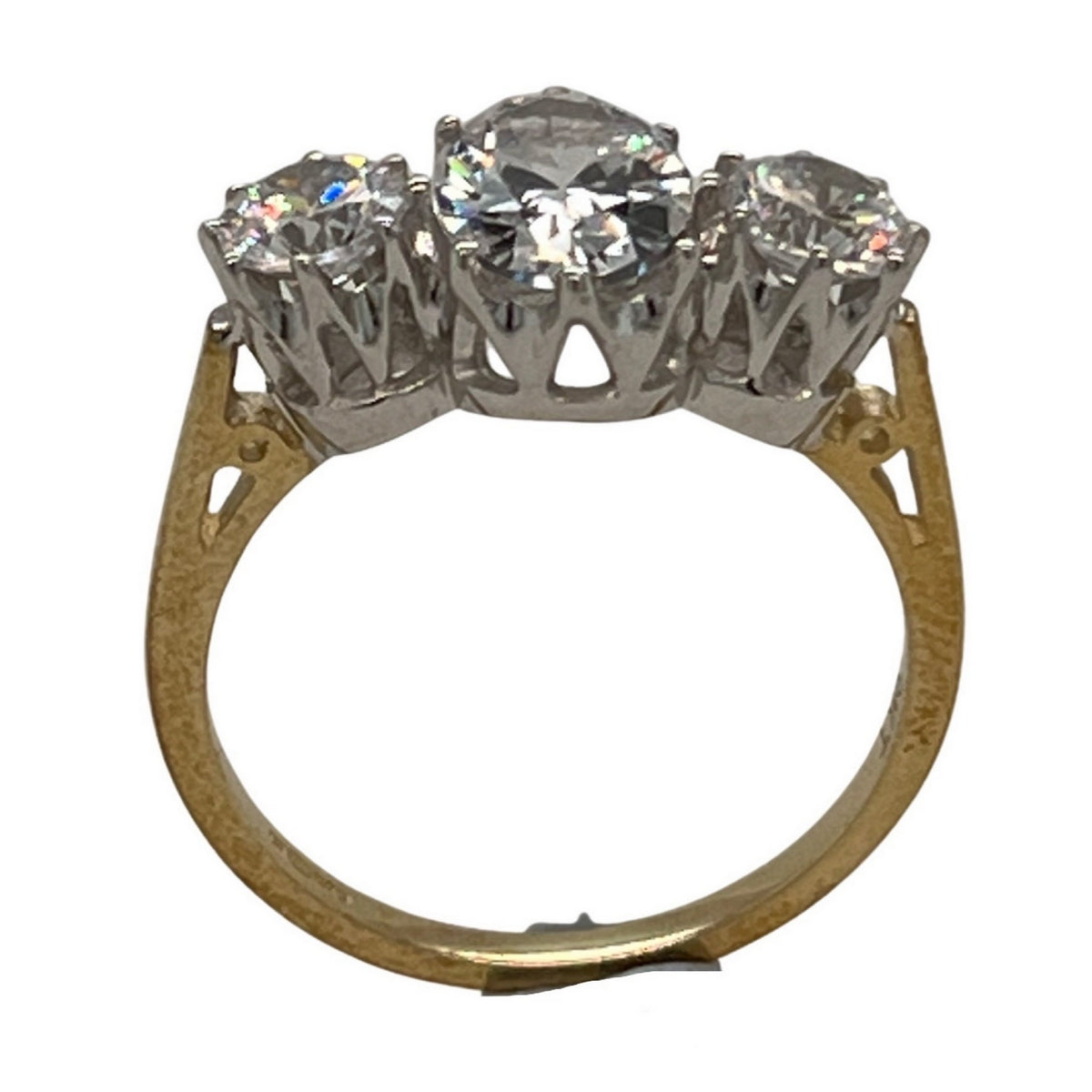9ct gold (375) ring yellow gold 2.23g white oval cz  prong setl
