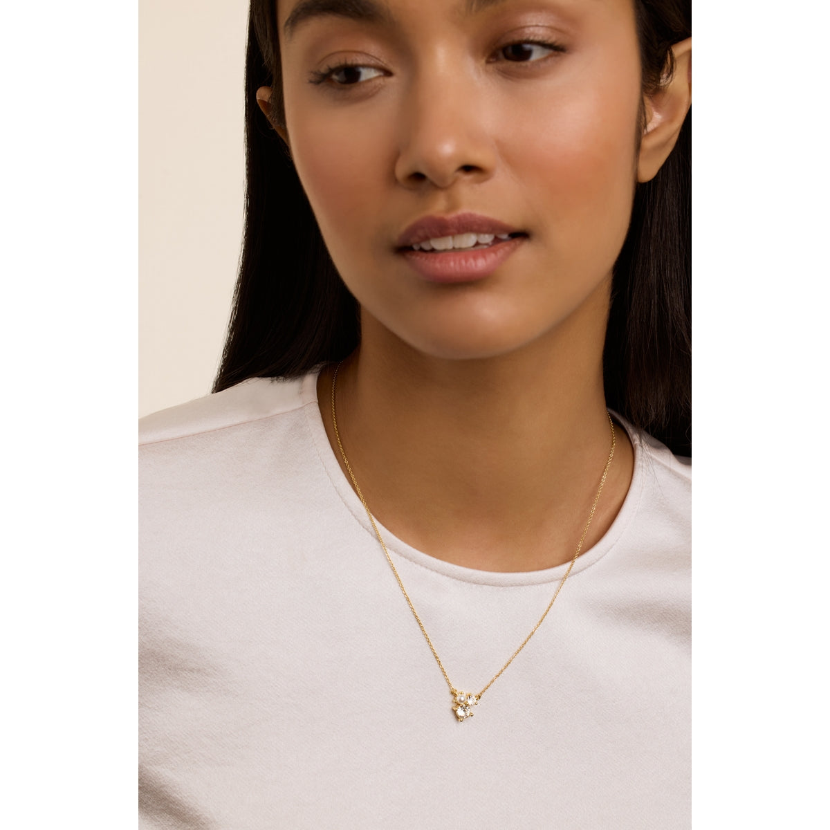 ted baker joyelle: jewel cluster pendant necklace gold tone, pearl, clear crystal