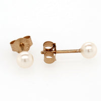 9ct pearl studs 4mm