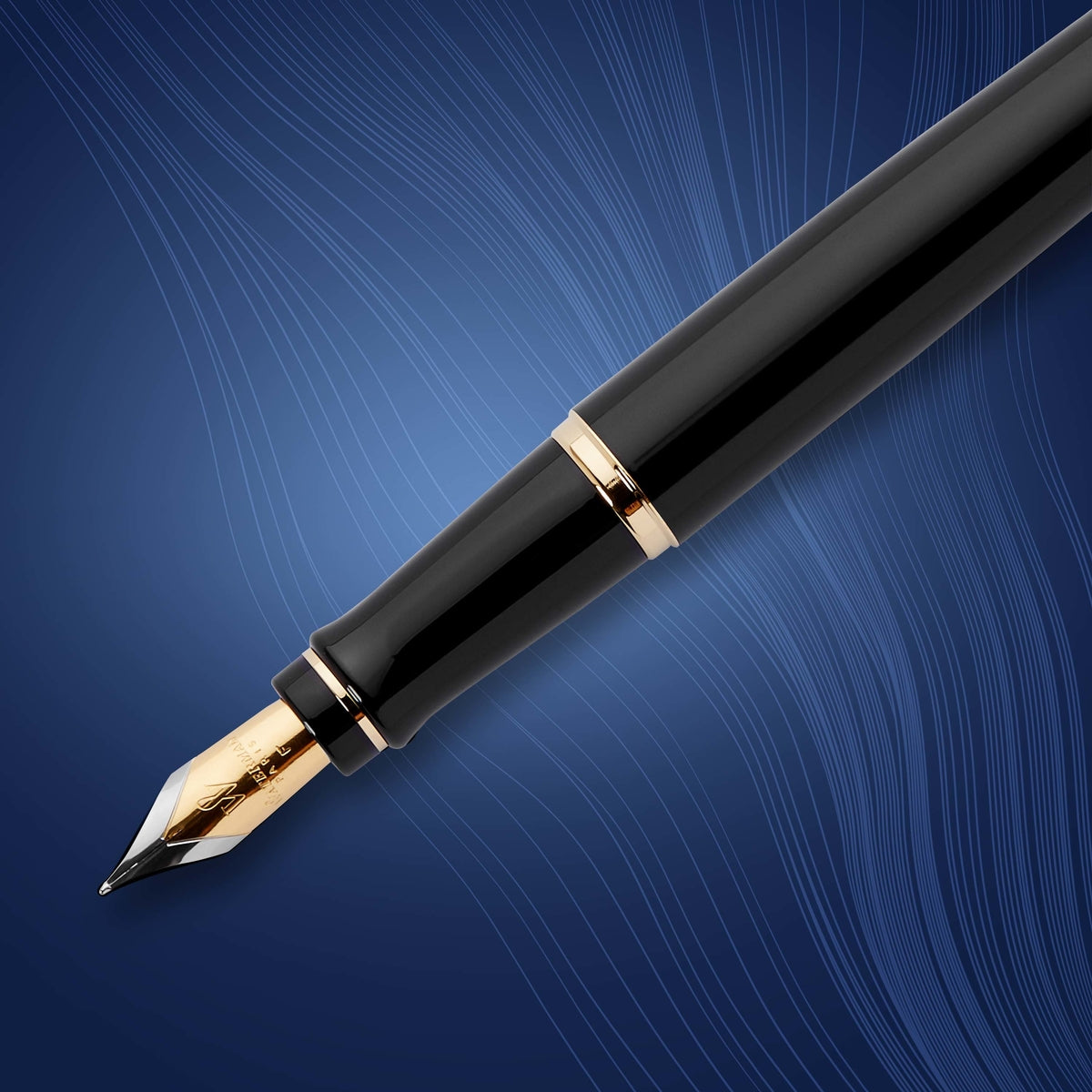 waterman - expert- fountain pen black with gold trim, medium nib